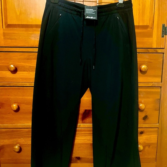 NWT Eddie Bauer Women’s Black Capris - Med - Picture 1 of 9
